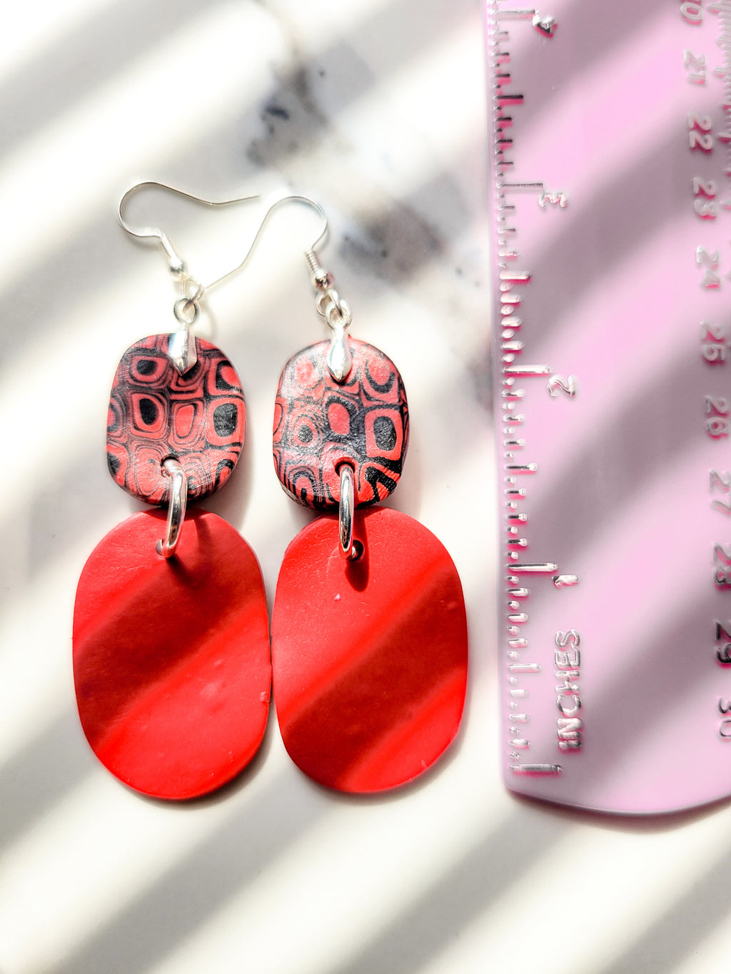 Lady Not Waiting - Design 5 - The Oval2