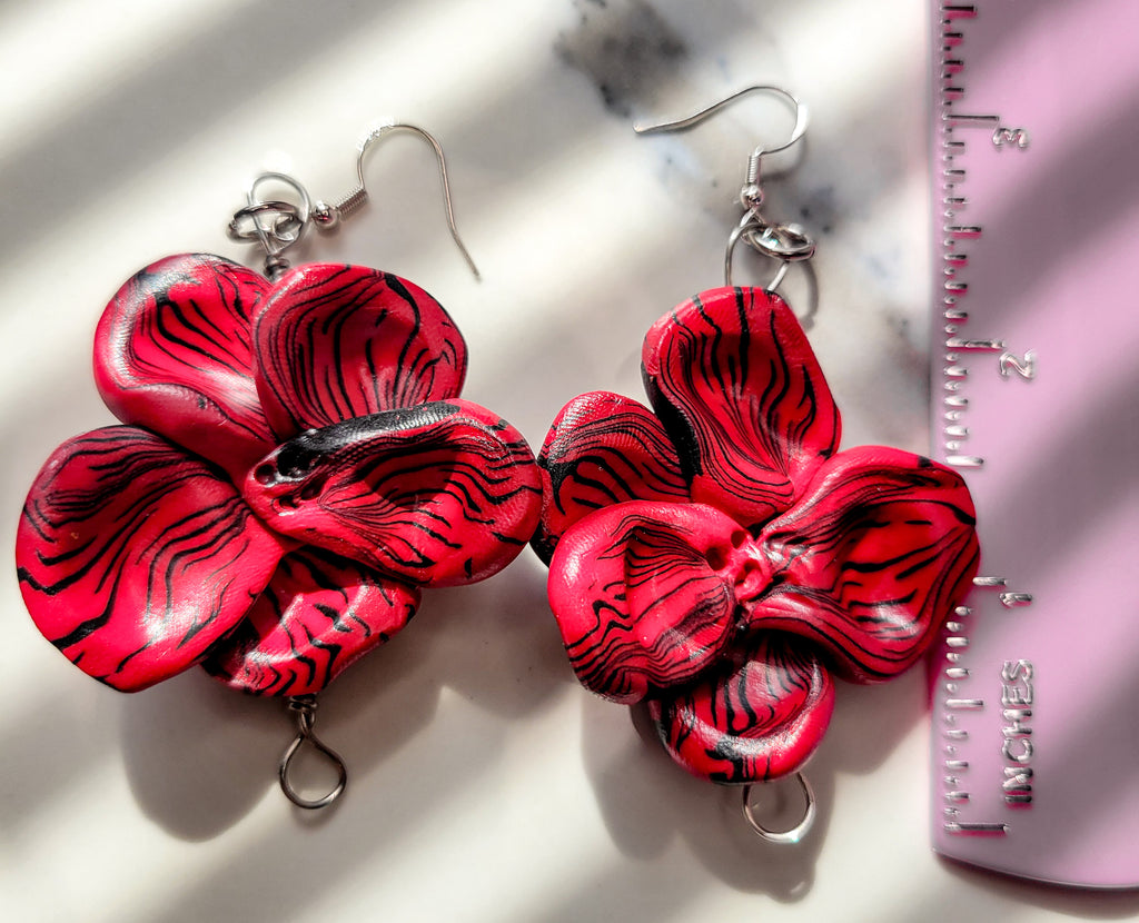 Lady Not Waiting - Design 2 - Fleur