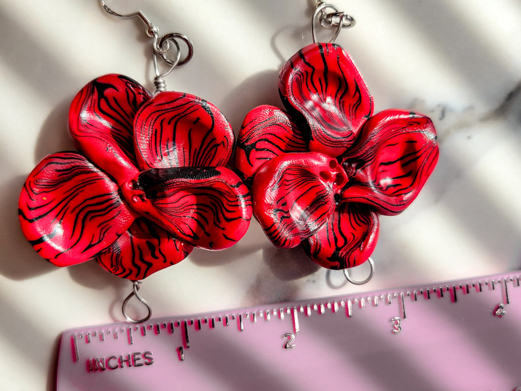 Lady Not Waiting - Design 2 - Fleur