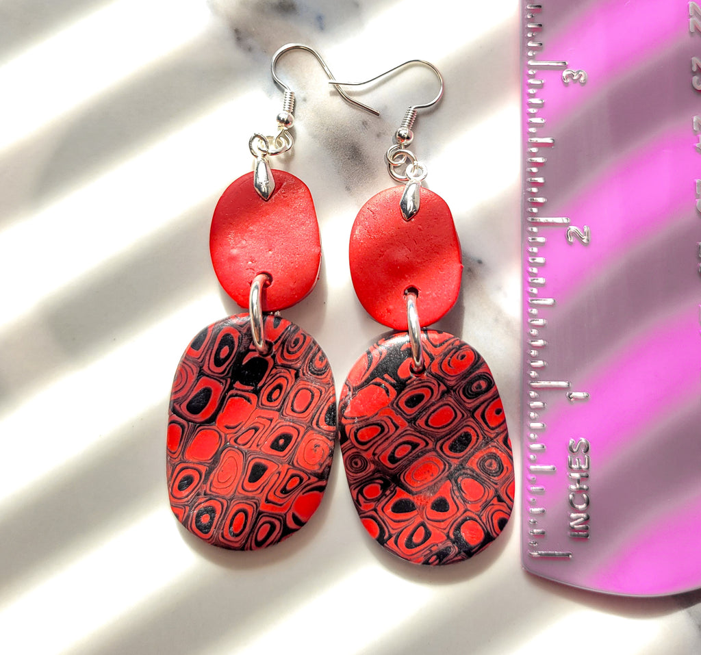 Lady Not Waiting - Design 4 - The Oval