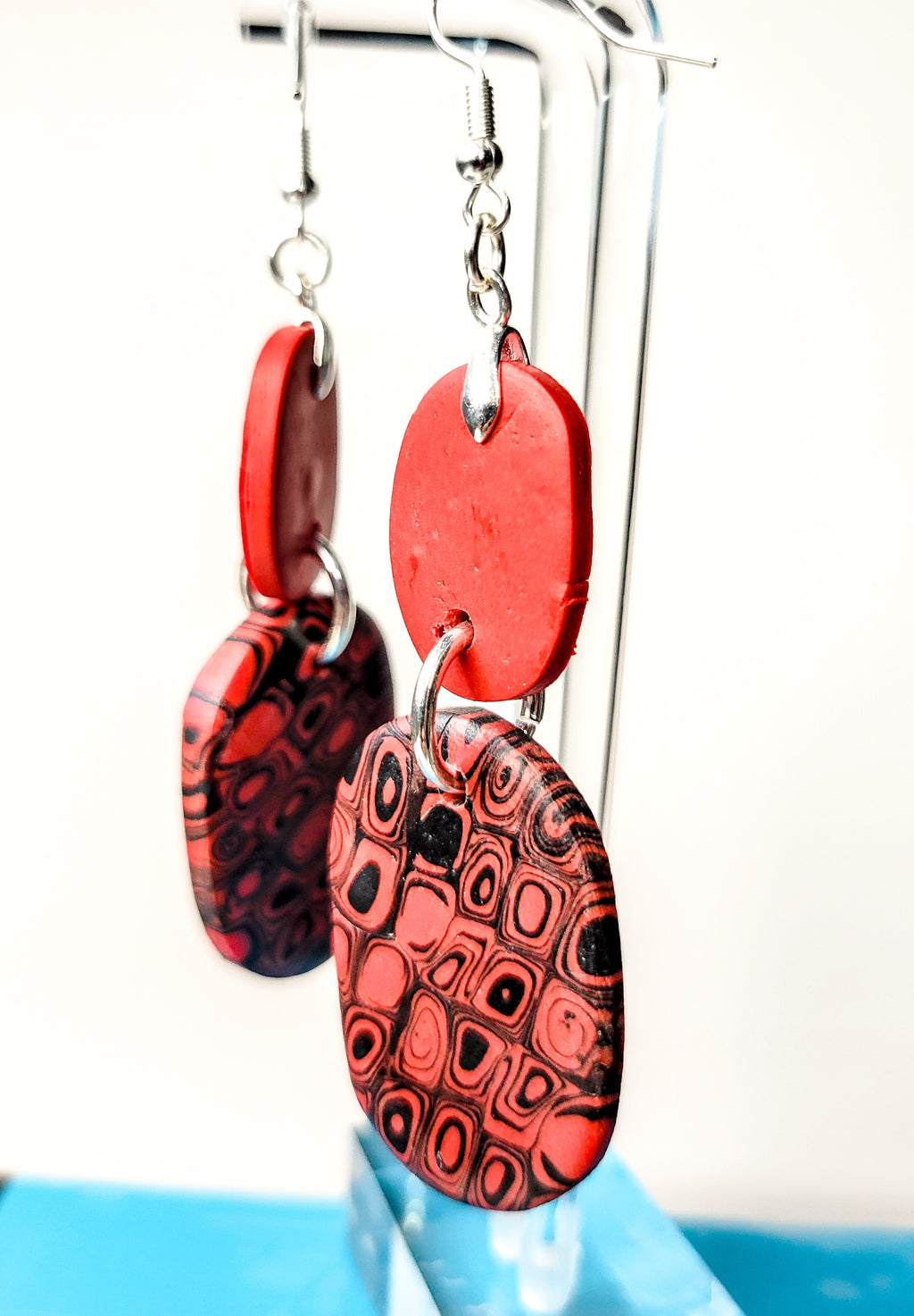 Lady Not Waiting - Design 4 - The Oval