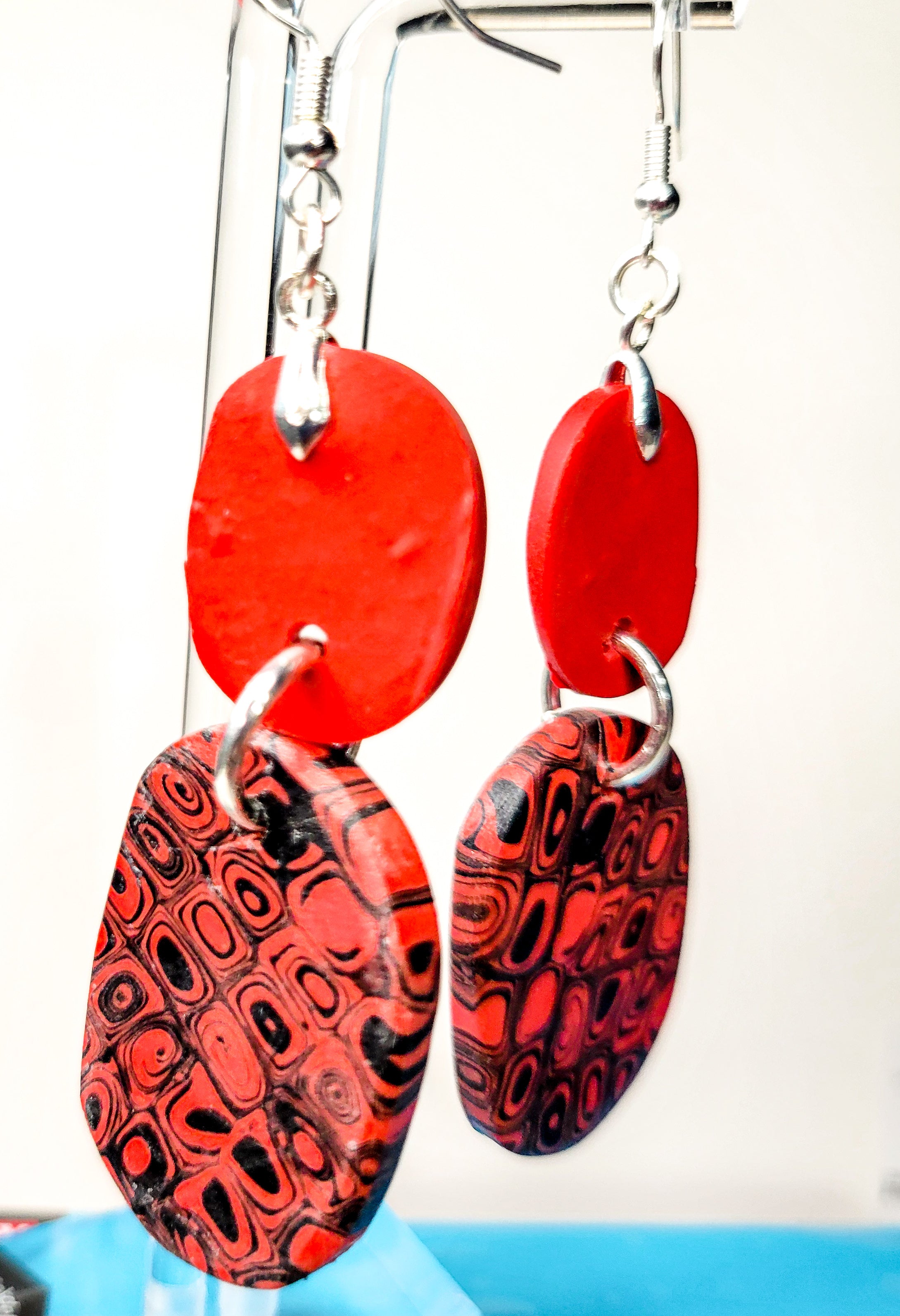 Lady Not Waiting - Design 4 - The Oval