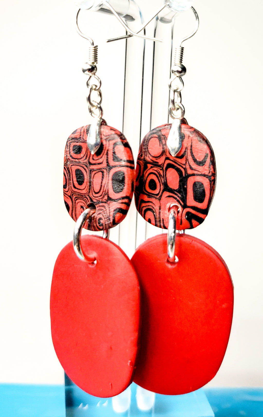 Lady Not Waiting - Design 5 - The Oval2