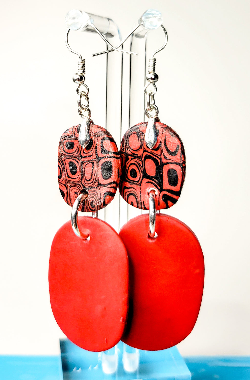 Lady Not Waiting - Design 5 - The Oval2