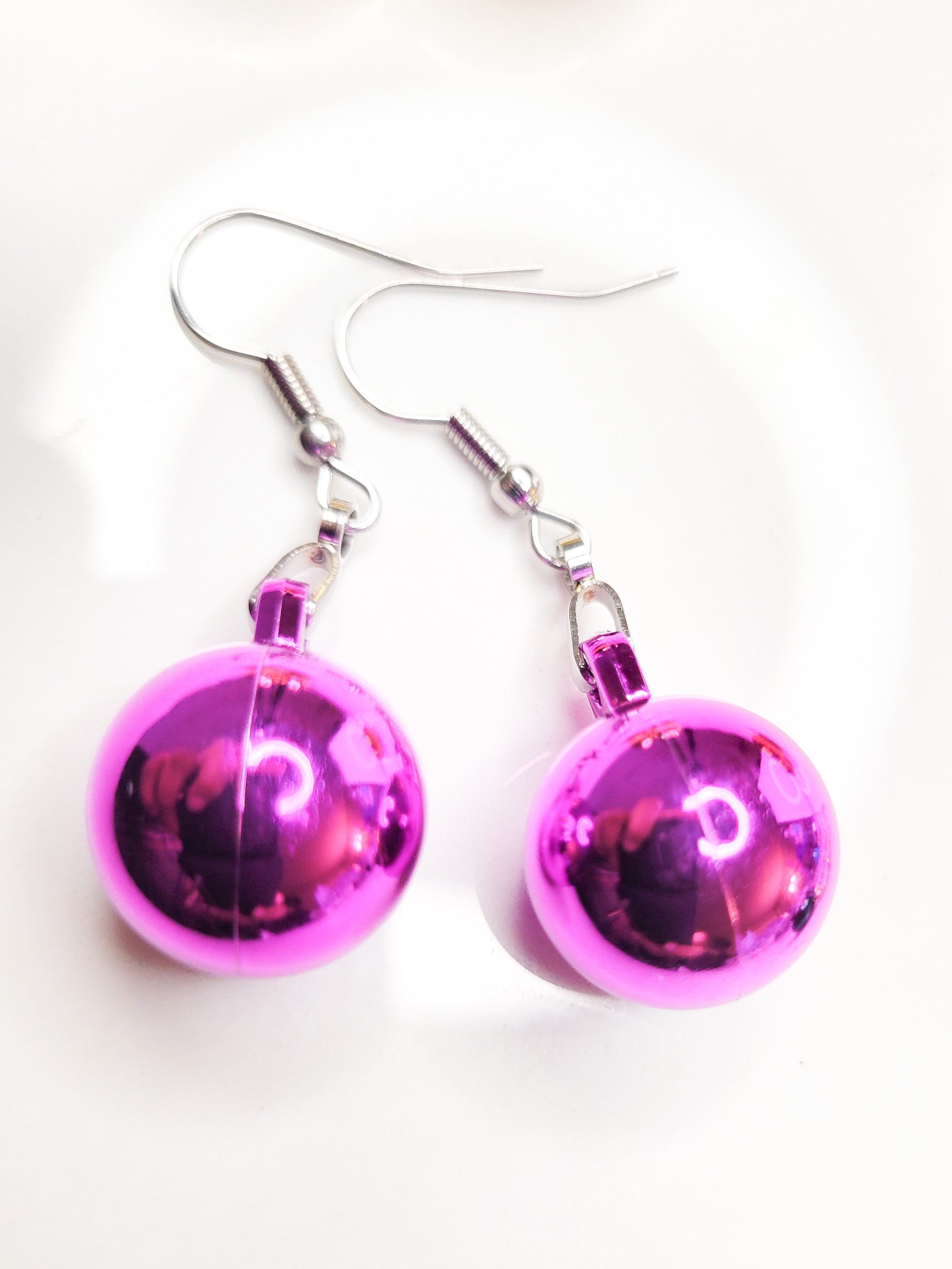 Holiday Glow Collection - Ornamental Globe