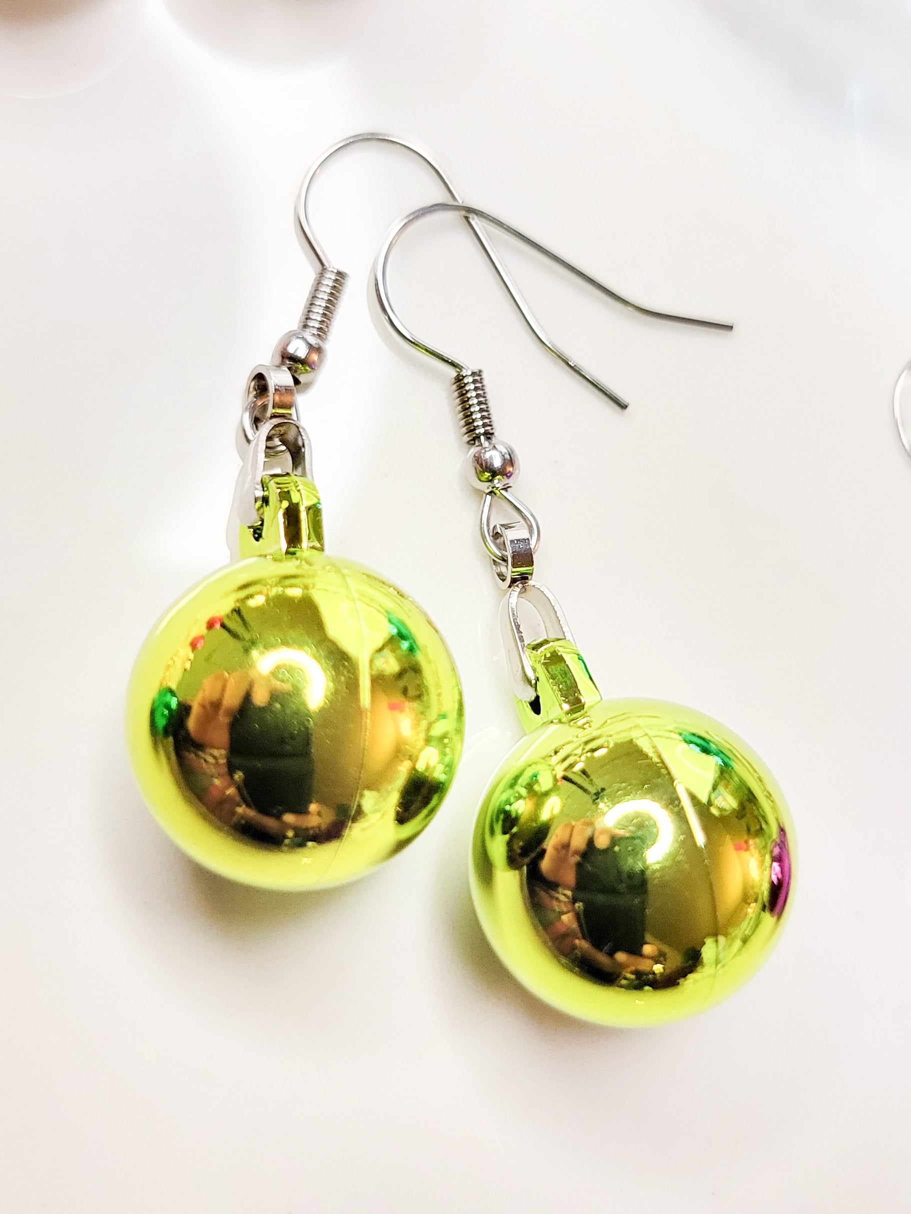 Holiday Glow Collection - Ornamental Globe