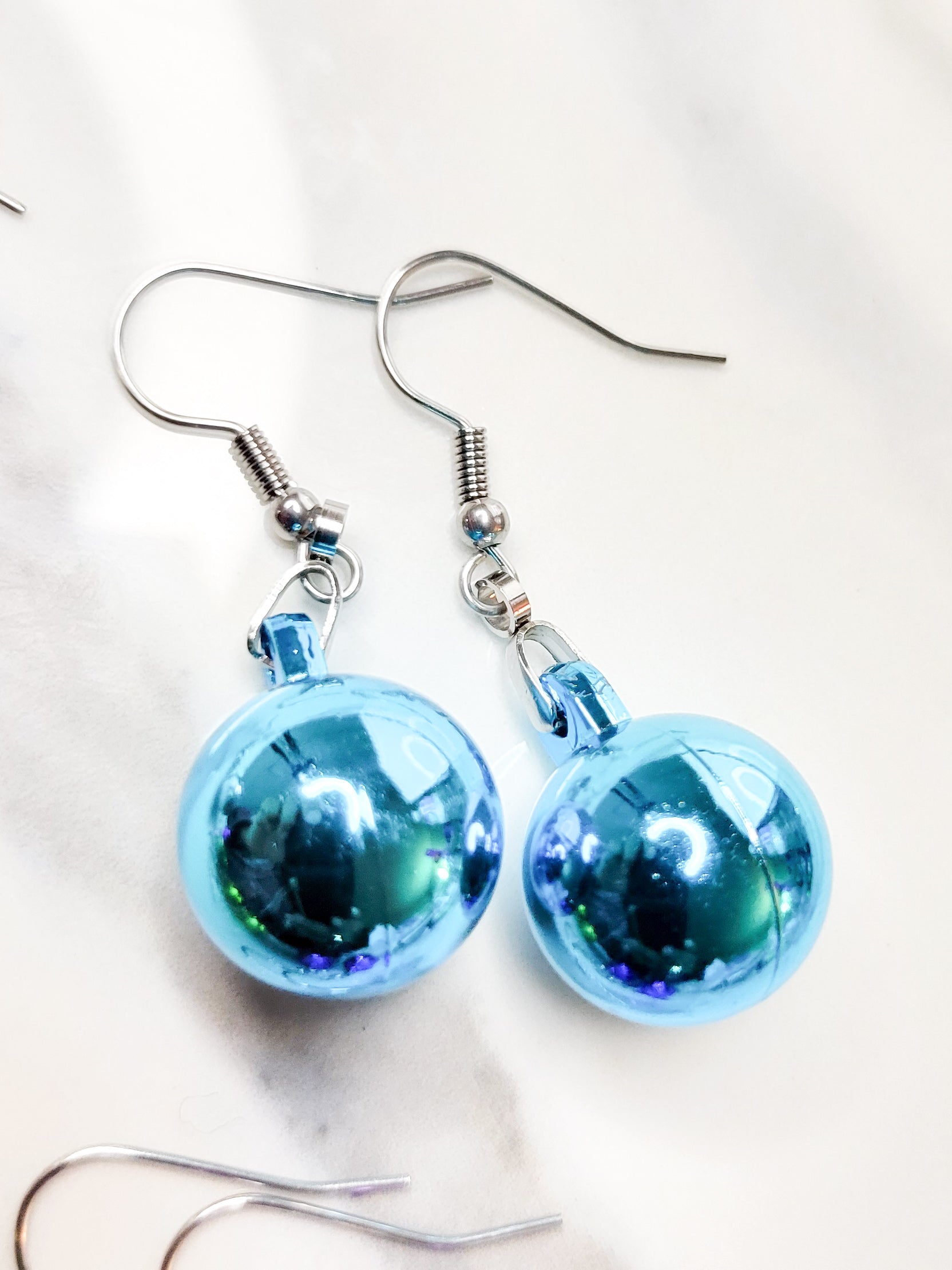 Holiday Glow Collection - Ornamental Globe