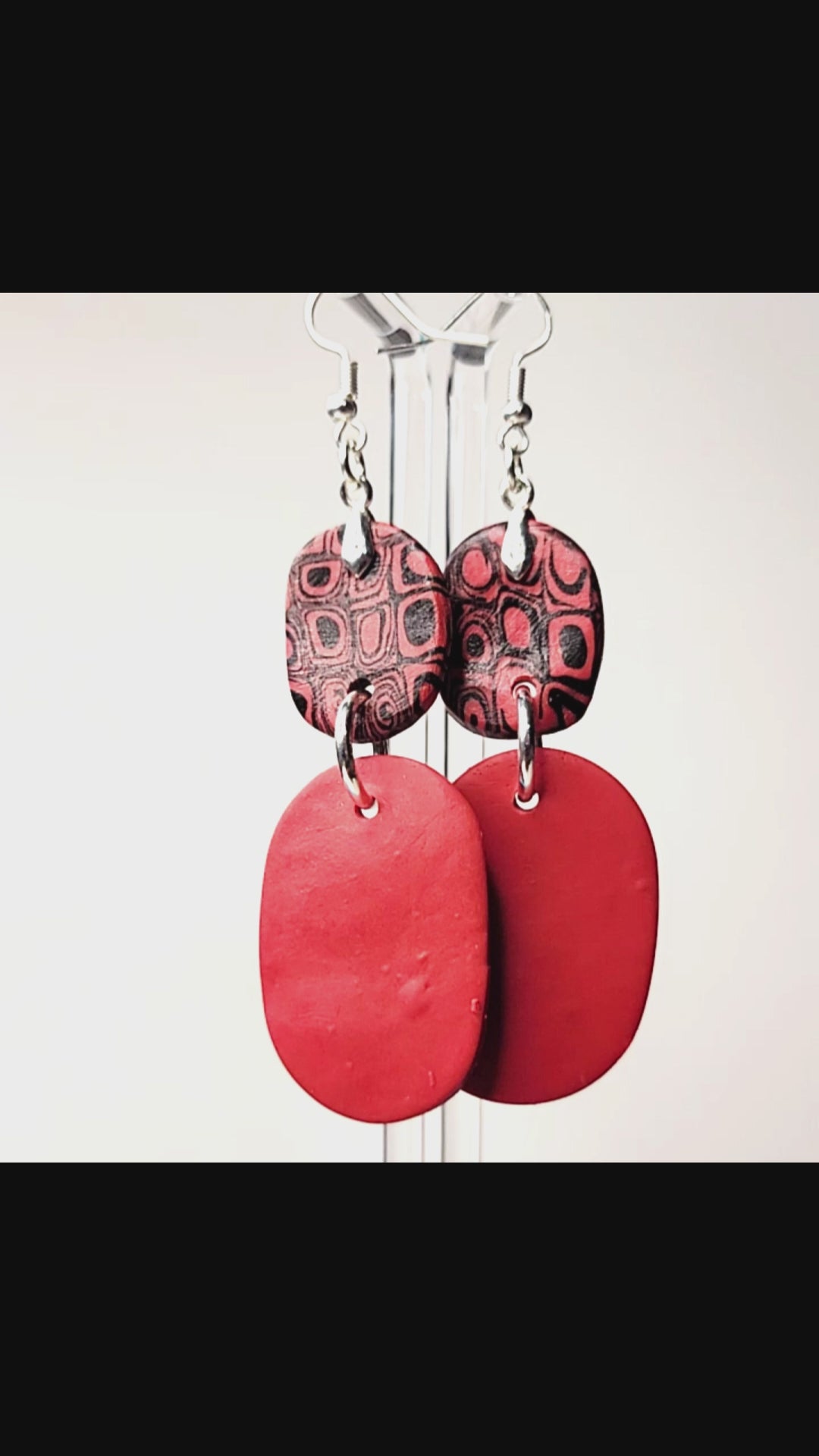 Lady Not Waiting - Design 5 - The Oval2