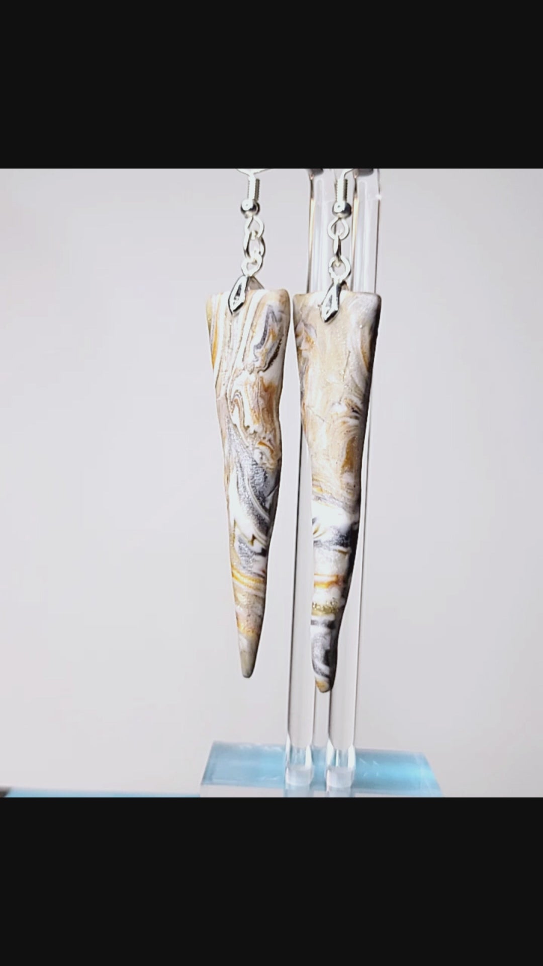 Champagne Dreams - Design 4 - Stalactite