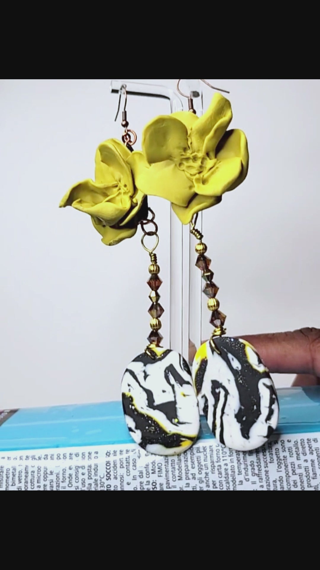 Fleur Bumble - Design 2 - Plumes of Pollen2