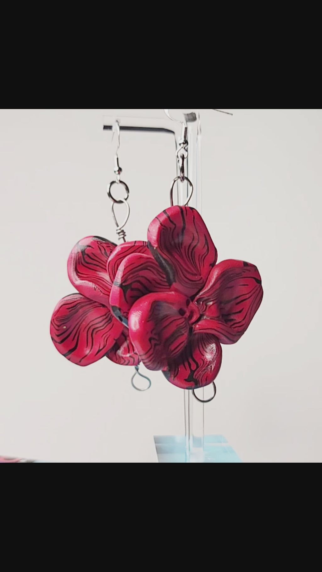 Lady Not Waiting - Design 2 - Fleur