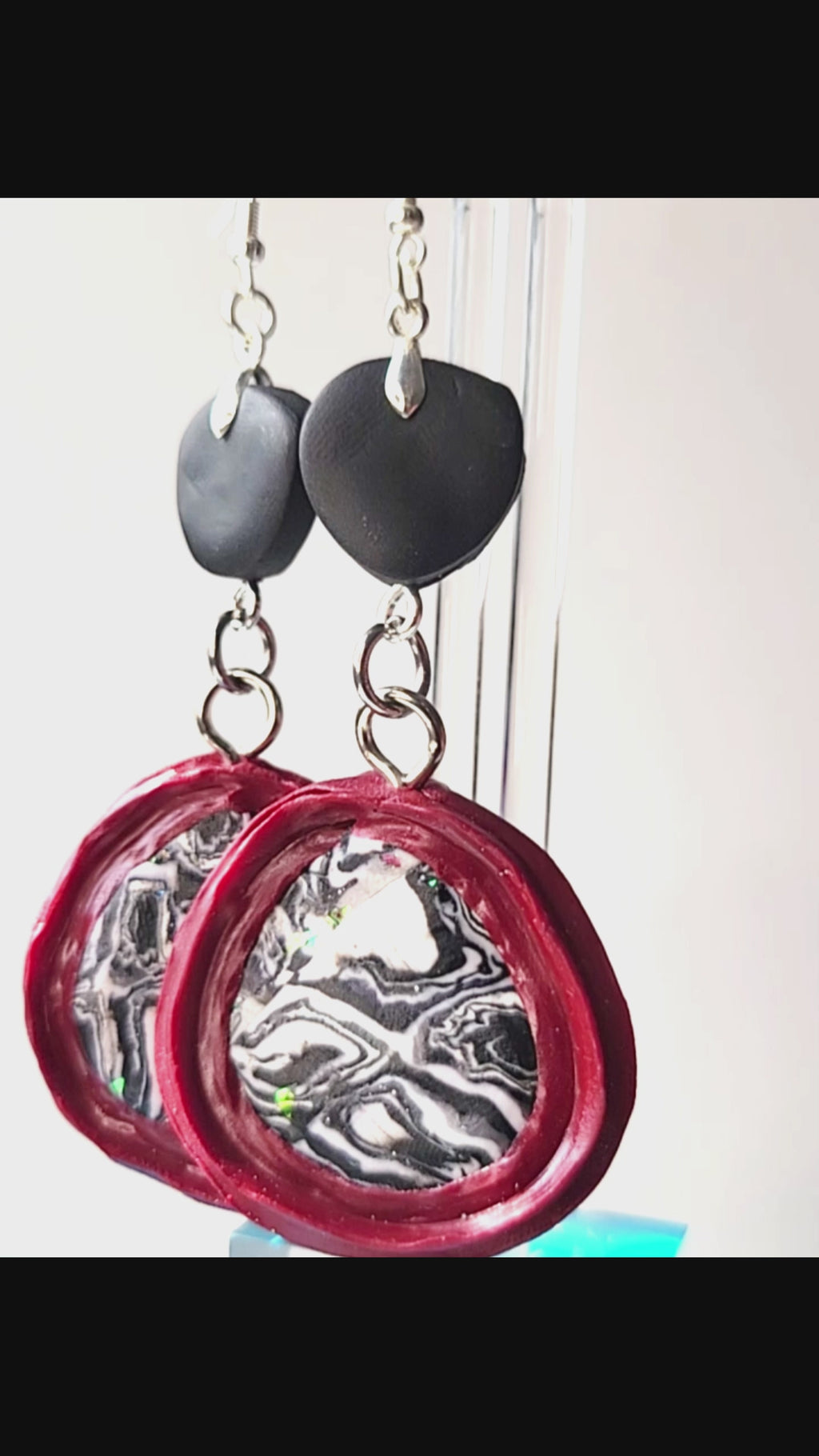 In Pane - Design 5 - Secret Window