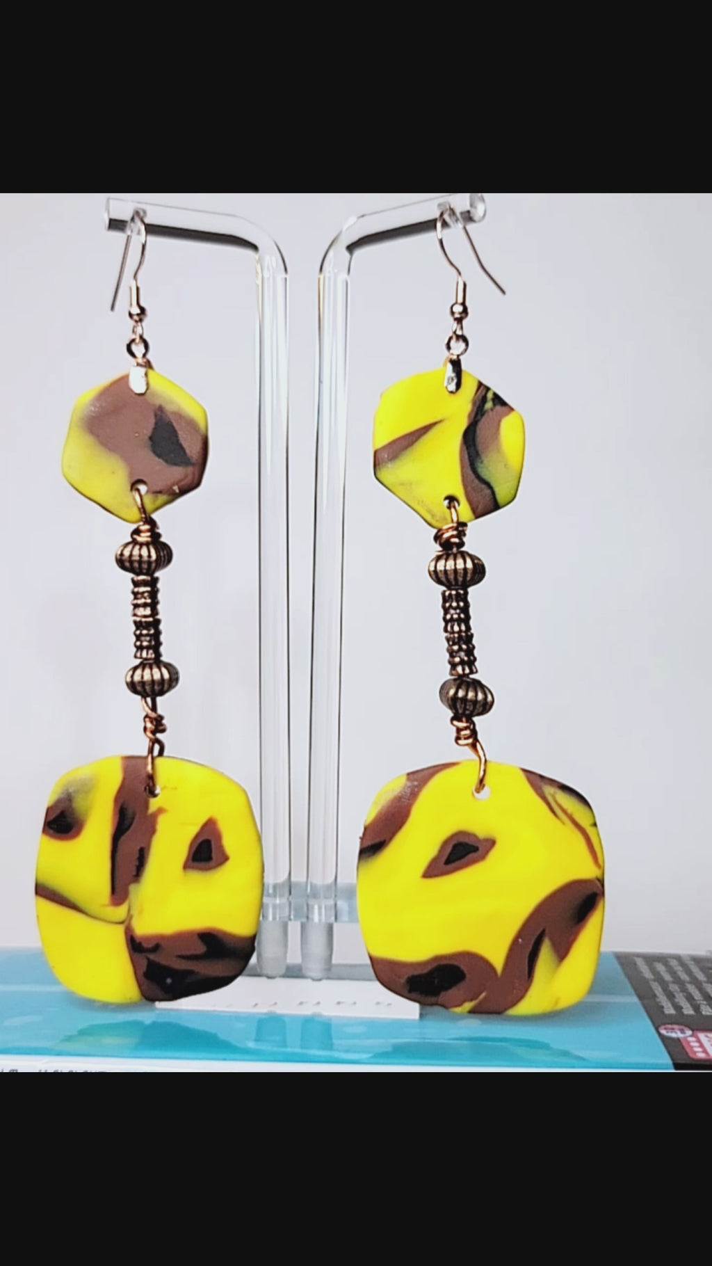 Amarillo Paradise - Design 4 - Feliz