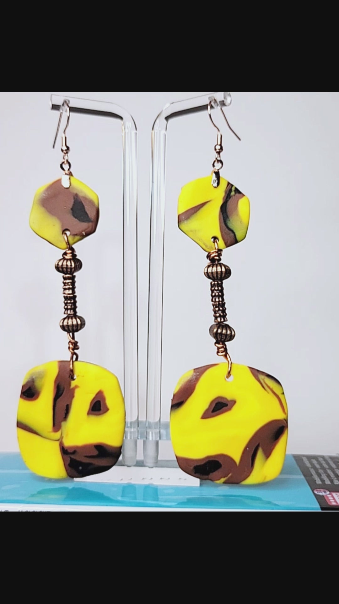 Amarillo Paradise - Design 4 - Feliz